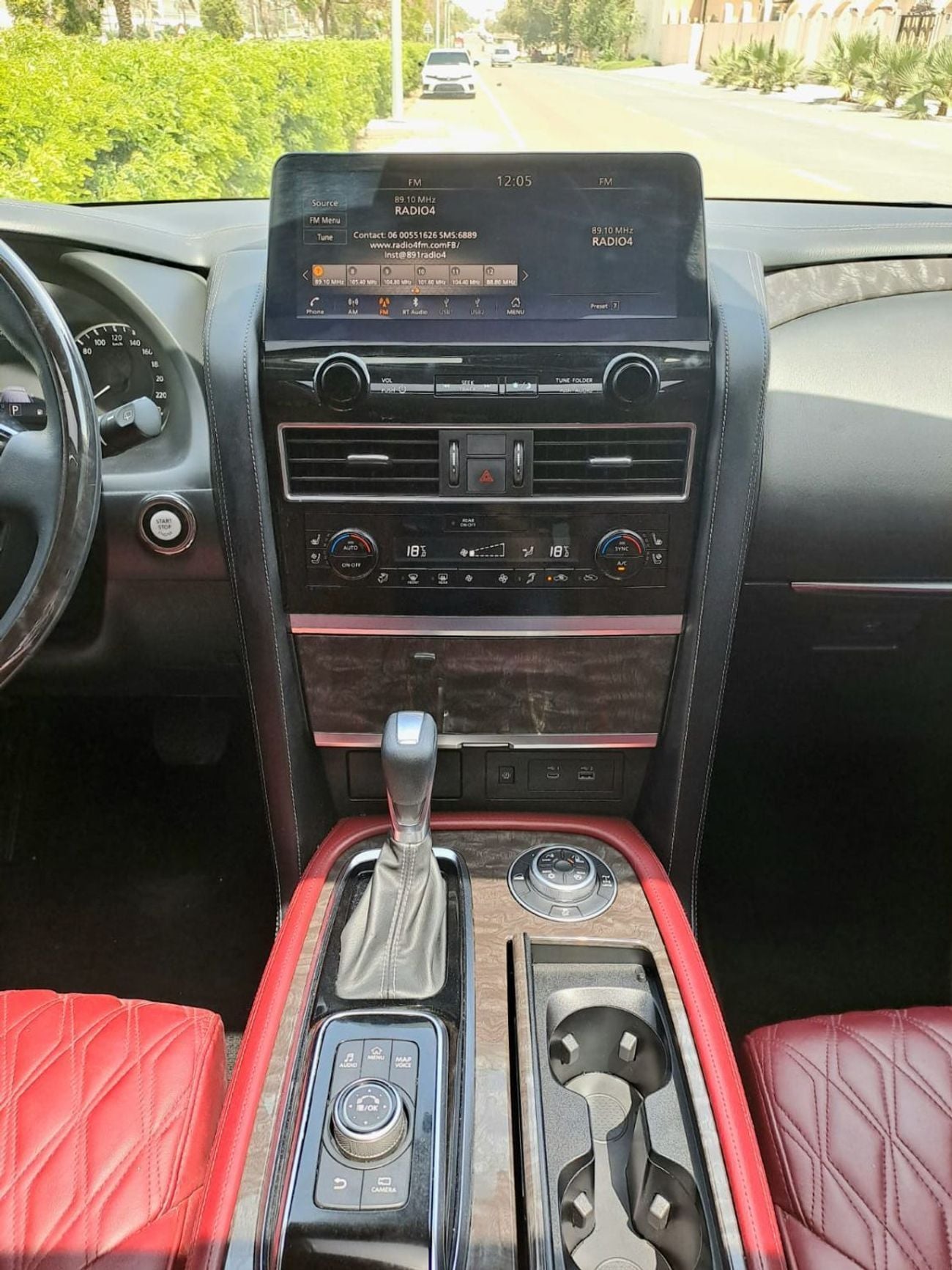 Nissan Patrol SE Platinum City 4.0L PATROL 4.0L PLATINUM GCC FULL OPTION 4.0L REAR LCD SCREENS ( 2,491-/MONTHLY)