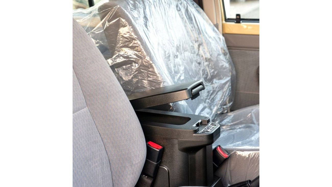 تويوتا لاند كروزر 70 Hard Top | High Option | 4.0L | V6 | Petrol | M/T (5 Doors)