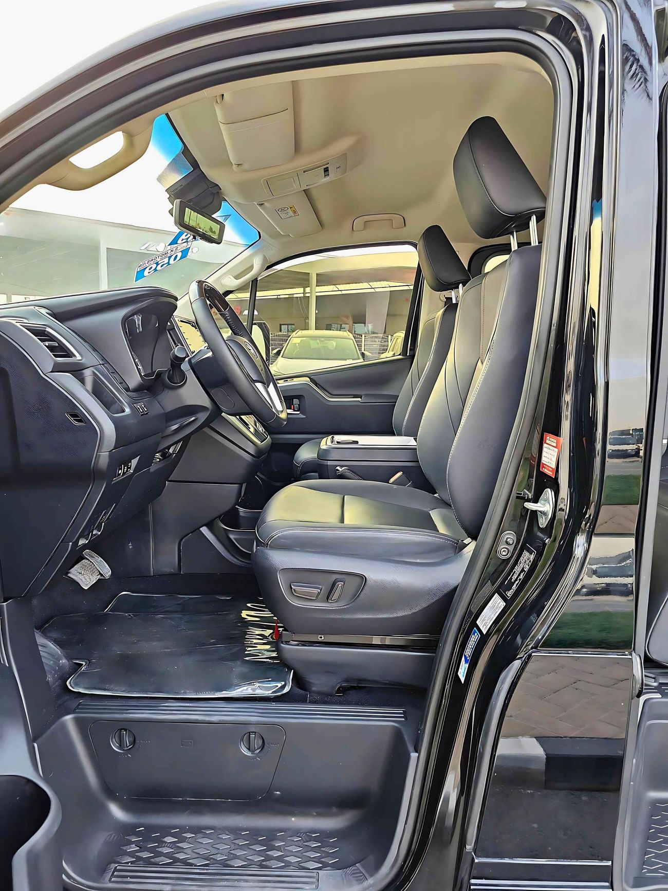 Toyota Granvia PREMIUM / FULL OPT/  ORG KMS/ ORG PAINT/ 2198 MONTHLY / LOT#8003492