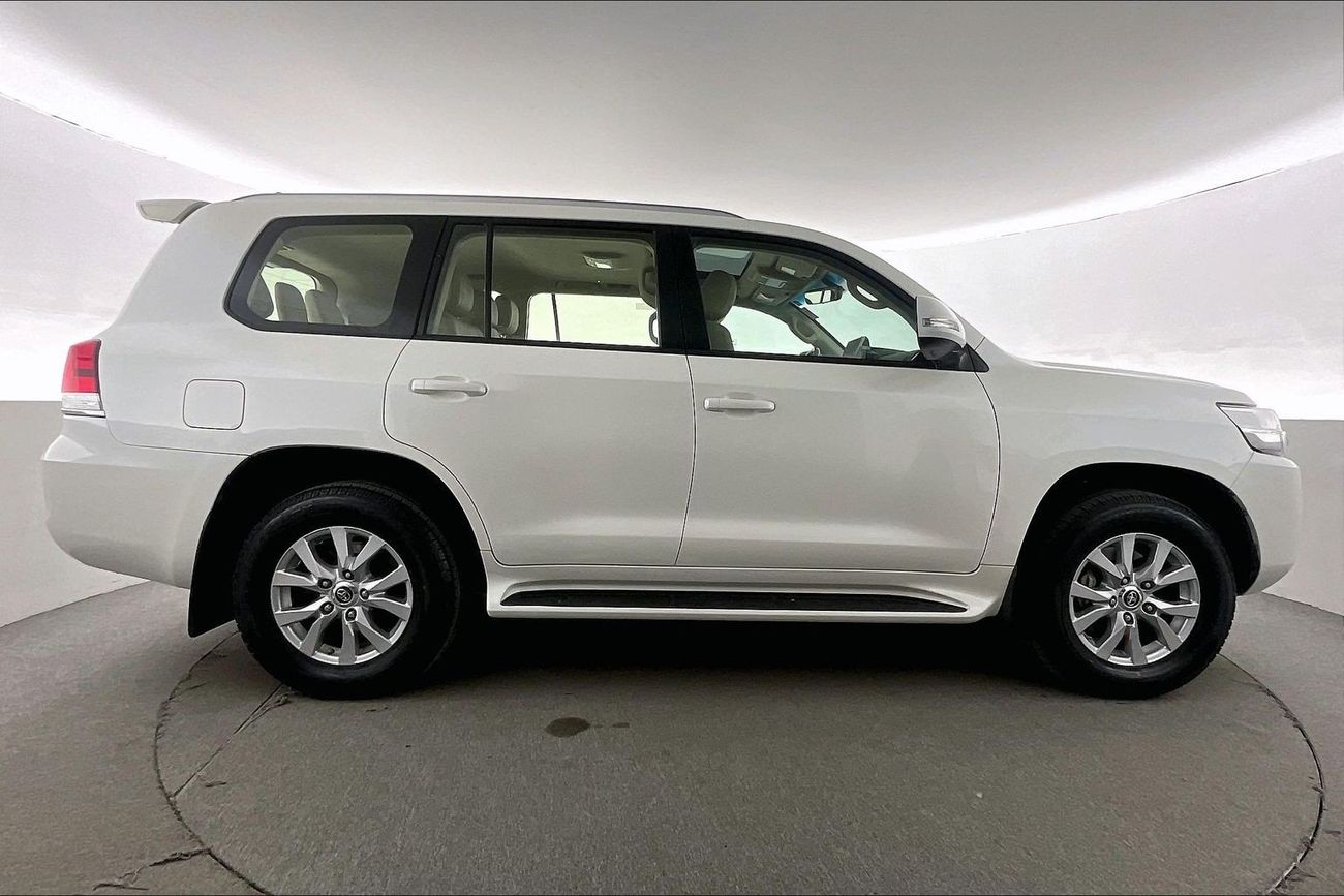 تويوتا لاند كروزر Exclusive | شامل الضمان | 0 ﺪﻔﻋﺓ ﺃﻮﻟﻯ