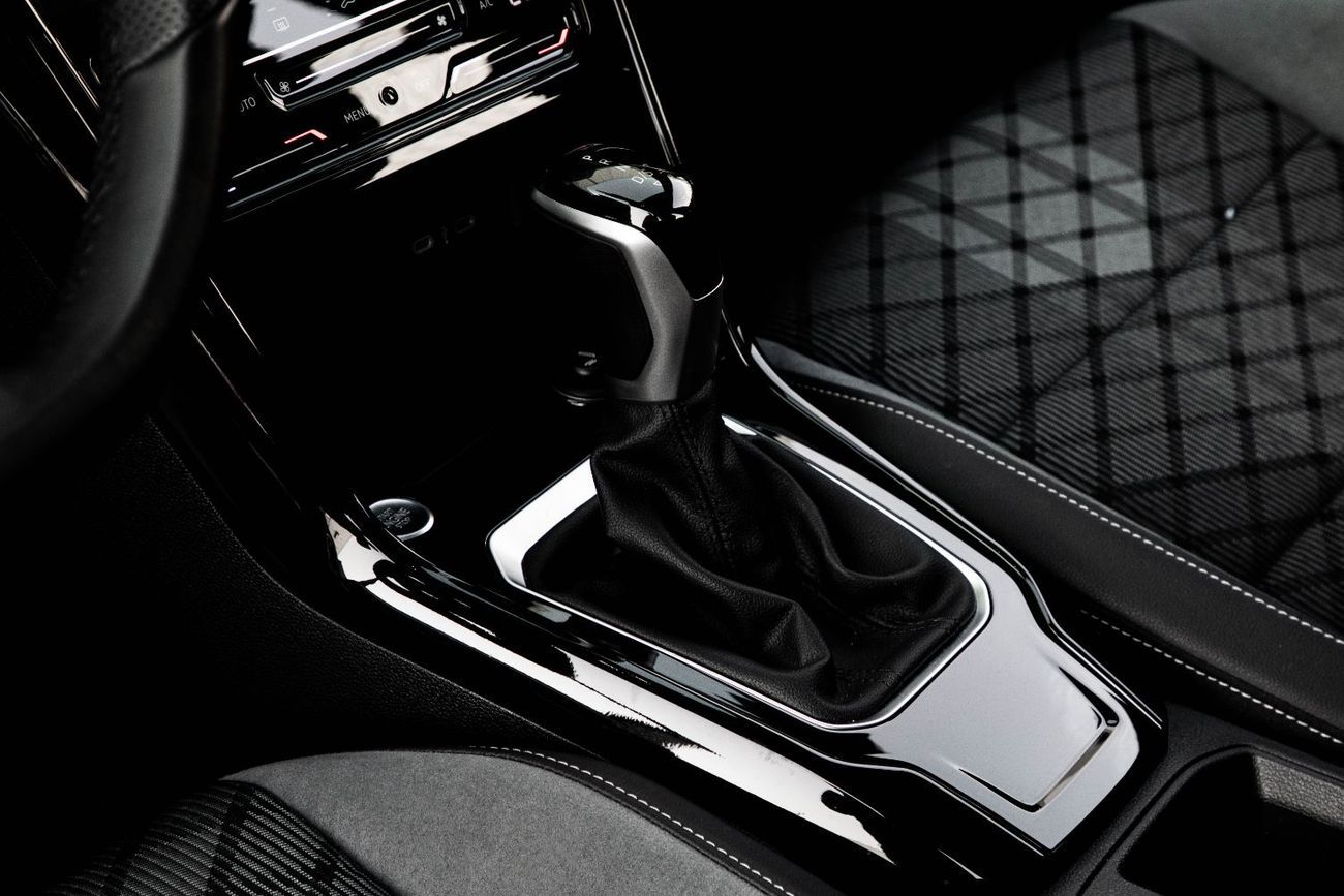 Volkswagen T ROC R-LINE | 2,017 P.M  | 0% Downpayment | UNDER WARRANTY!