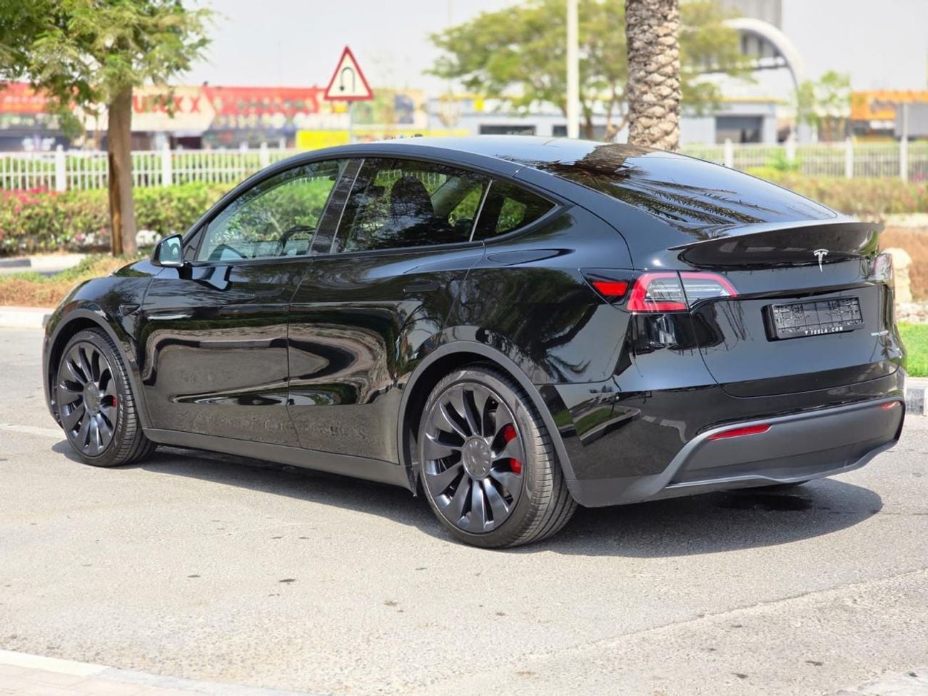 تسلا موديل Y Performance (AWD)