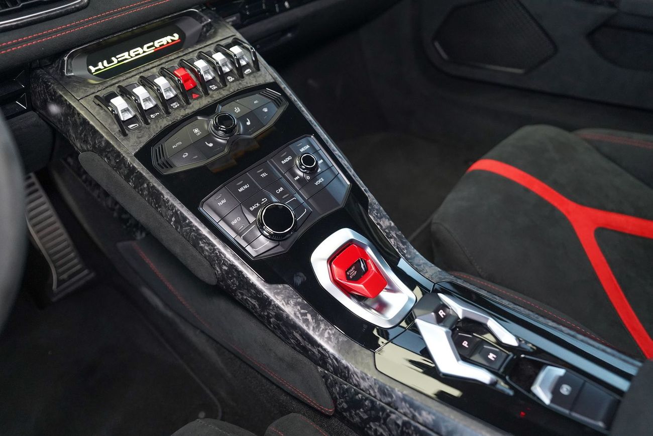 لامبورغيني هوراكان PERFORMANTE