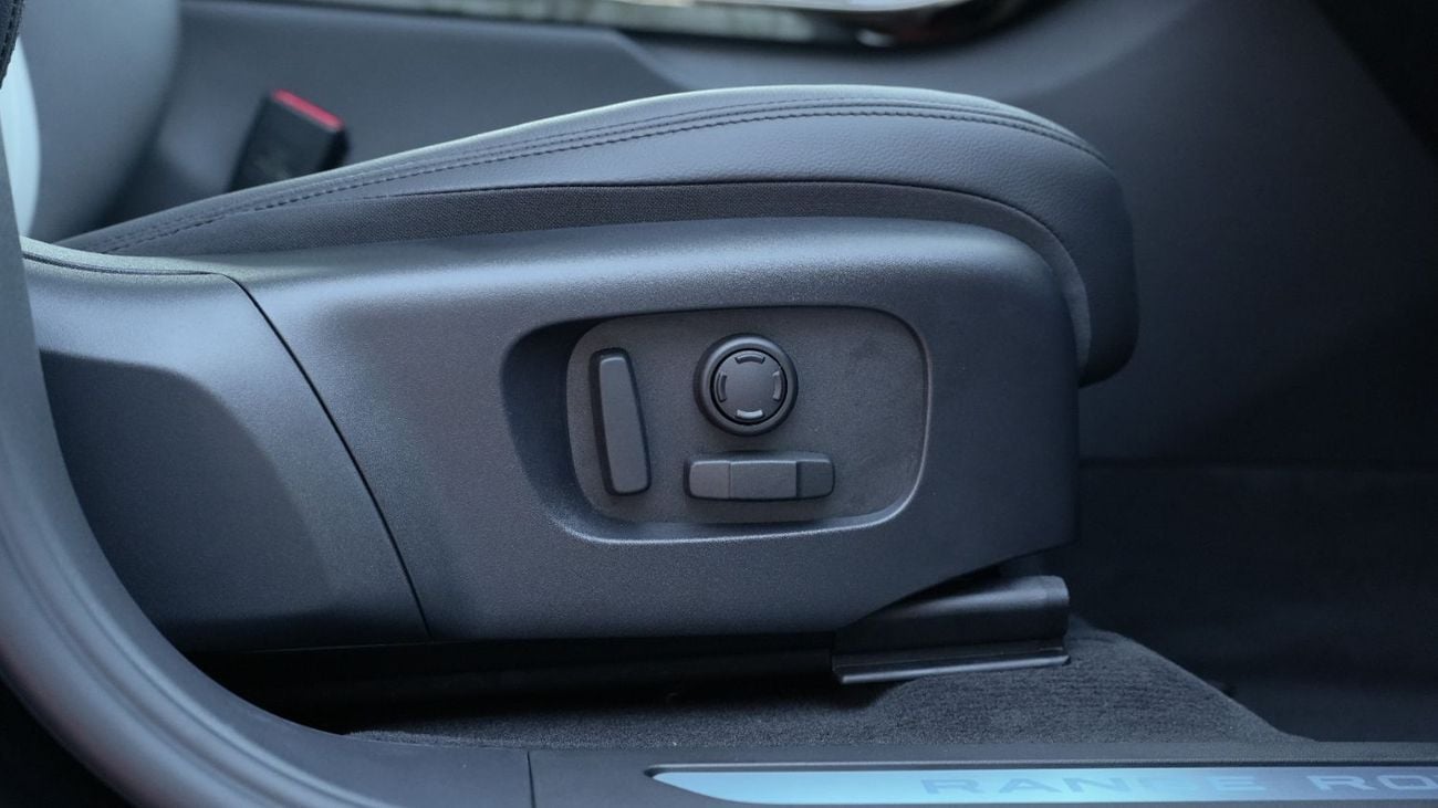 لاند روفر رانج روفر إيفوك Dynamic SE P250 2.0L Black 2024 MY Export Price