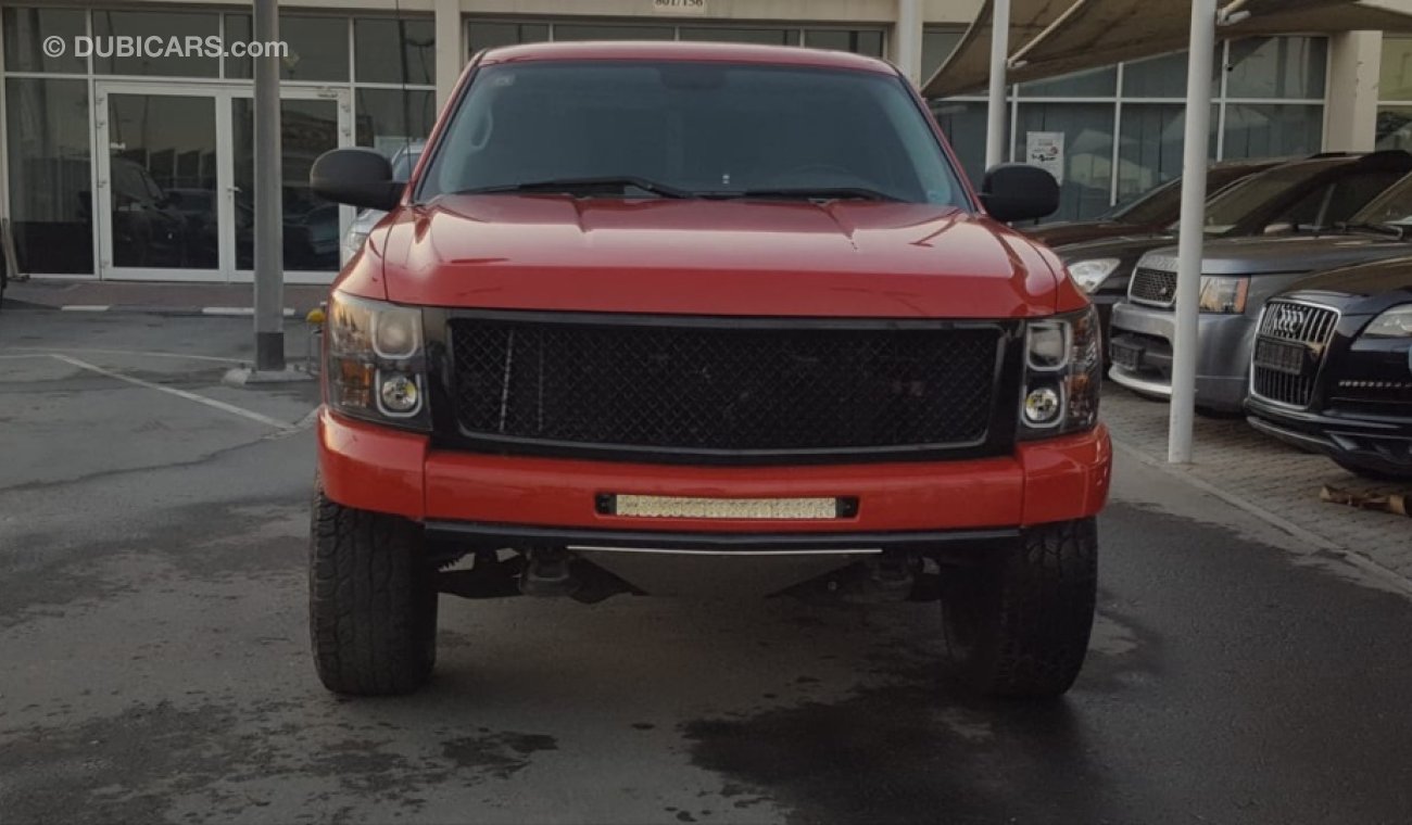 Chevrolet Silverado Chevorlet silvrado model 2013 GCC car prefect condition full service full option low mileage