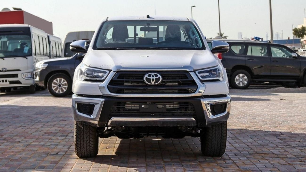 Toyota Hilux DLX 2.4L HIGH SPECS TURBO DC M T