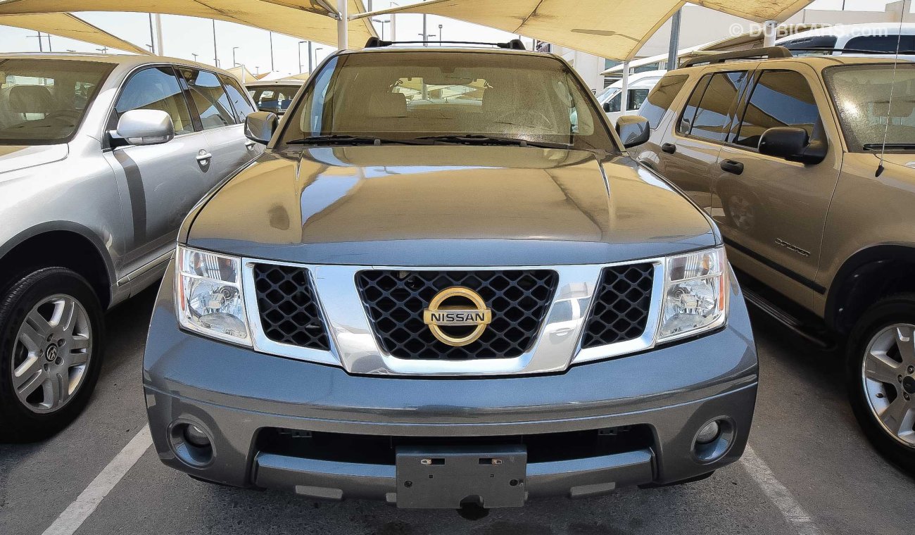 Nissan Pathfinder SE