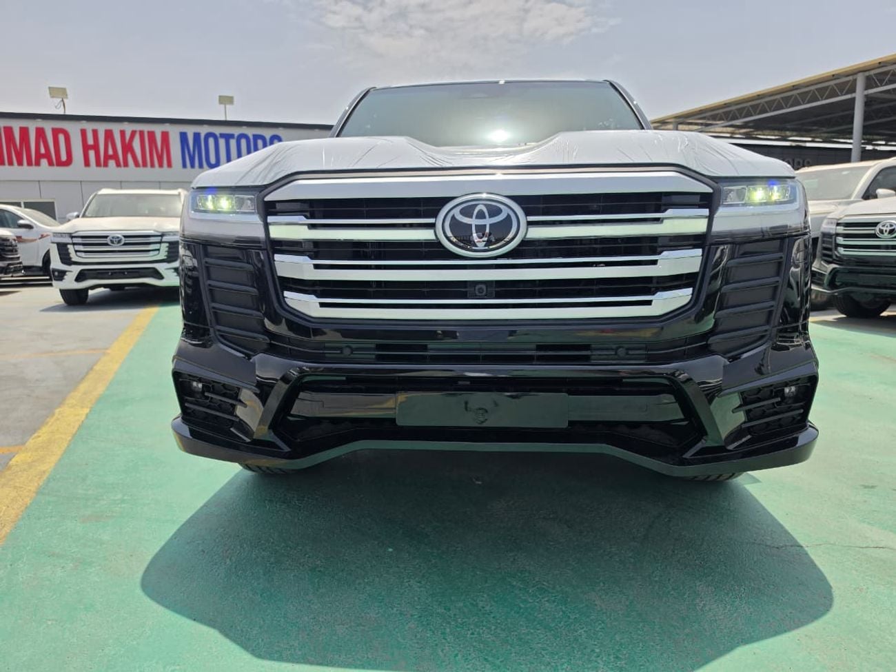 تويوتا لاند كروزر Toyota Land Cruiser LC300 VXR Plus 4.0 2026 – Full Option | Black / Black