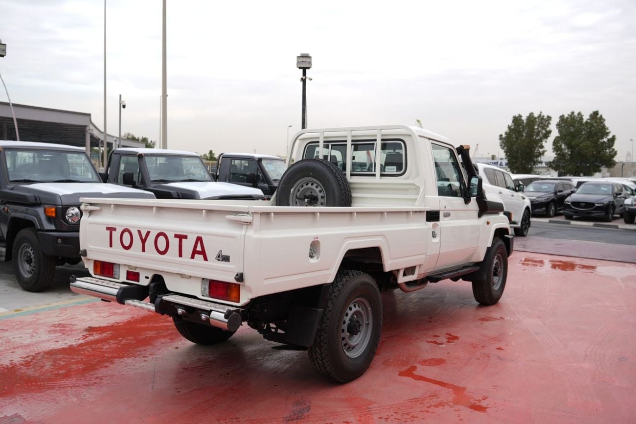 Toyota Land Cruiser Pick Up TOYOTA LC79 PICK-UP Single Cabin 2.8L 4-cylinder M/T MY25 Basic