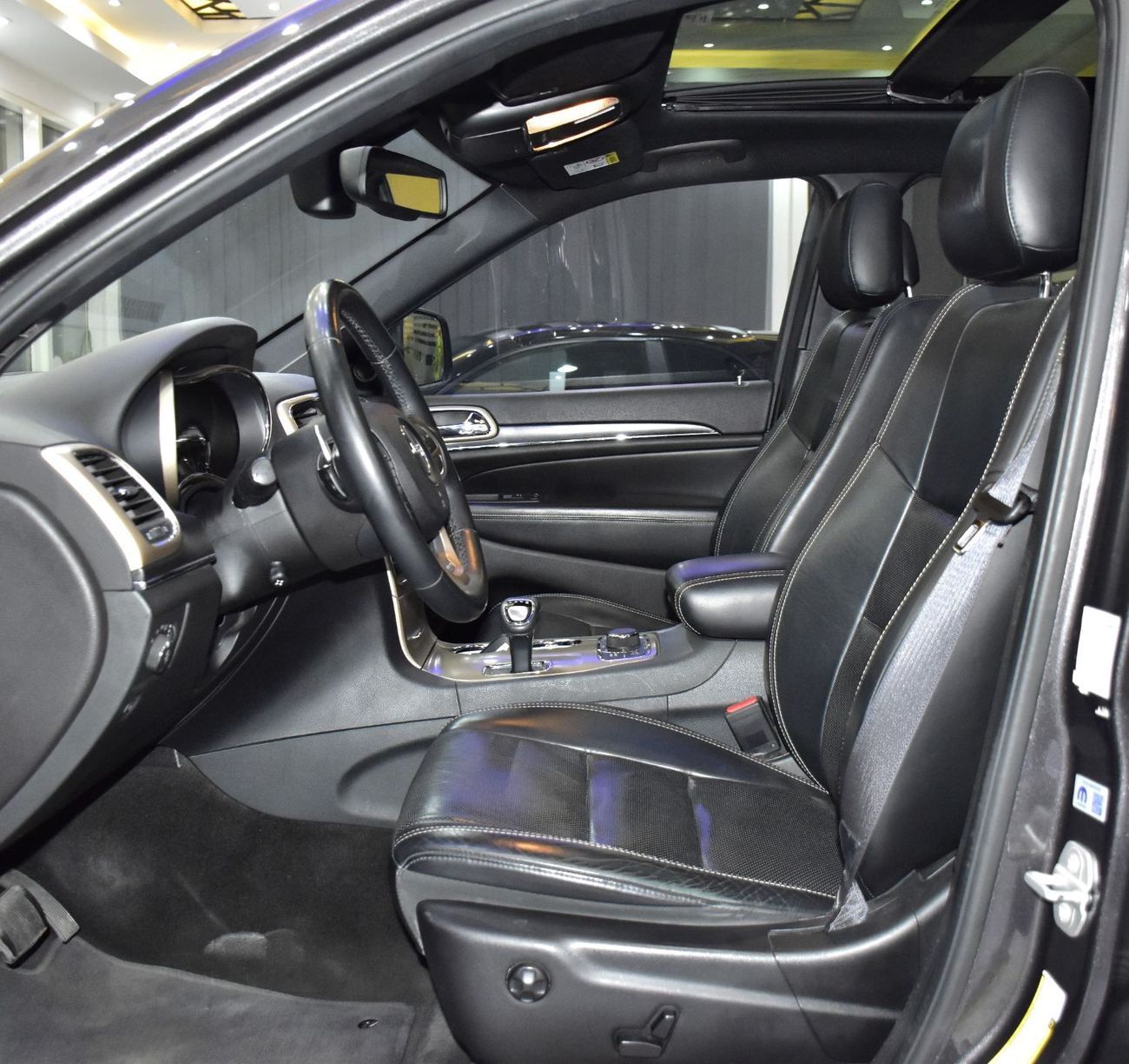 Jeep Grand Cherokee EXCELLENT DEAL for our Jeep Grand Cherokee Limited 4x4 ( 2015 Model ) in Grey Color GCC Specs