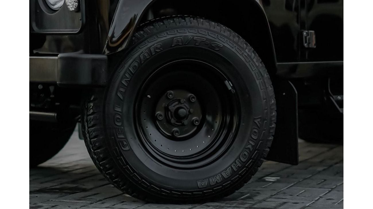 Land Rover Defender 110