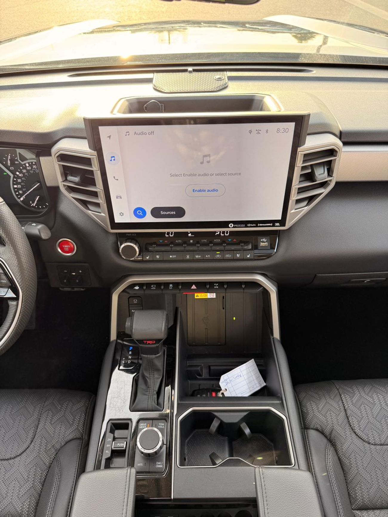 Toyota Tundra Limited Crewmax | Panoramic | 360 Camera ,Radar  leather seats Full option