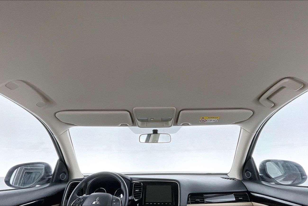 Mitsubishi Outlander GLX Midline| 1 year free warranty | Flood Free