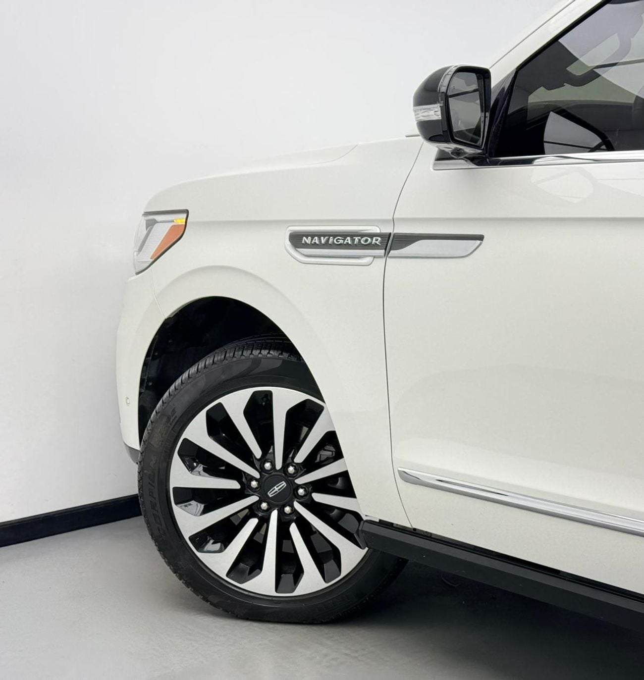 Lincoln Navigator 2024 Lincoln Navigator Reserve, 2030 Lincoln Warranty + Service Pack, Low Km, 8 Seater, GCC