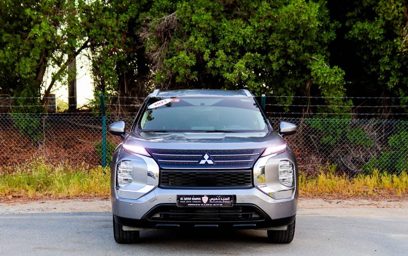 Mitsubishi Outlander GLX Basic 2.4L (5 Seater) ميتسوبيشي أوتلاندر 2023 خليجي GLS  2.4L (5 Seater) بحالة ممتازة