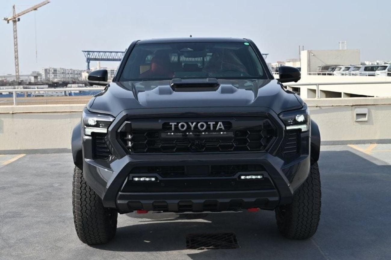 Toyota Tacoma HYBRID 2.4L A/T GRAY/RED