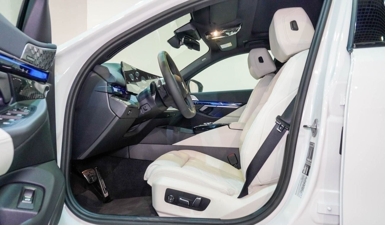 بي أم دبليو 530i Sedan Master M Sport Pack