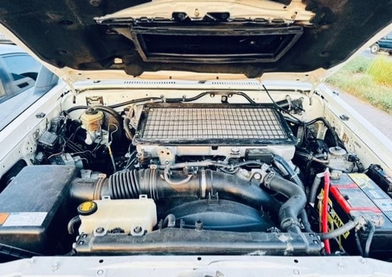 تويوتا لاند كروزر بيك آب 2013 RHD Diesel Full Option Top of the range Very clean and perfect condition