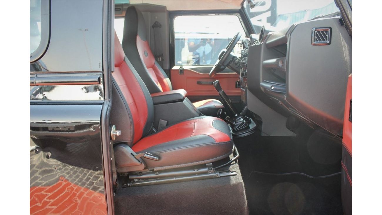 Land Rover Defender 90