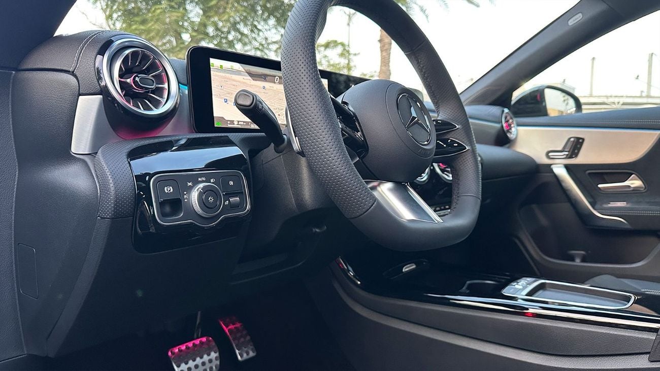 Mercedes-Benz CLA 200 Mercedes-Benz CLA 200 2026 Full options AMG Package 0 km Agency Warranty