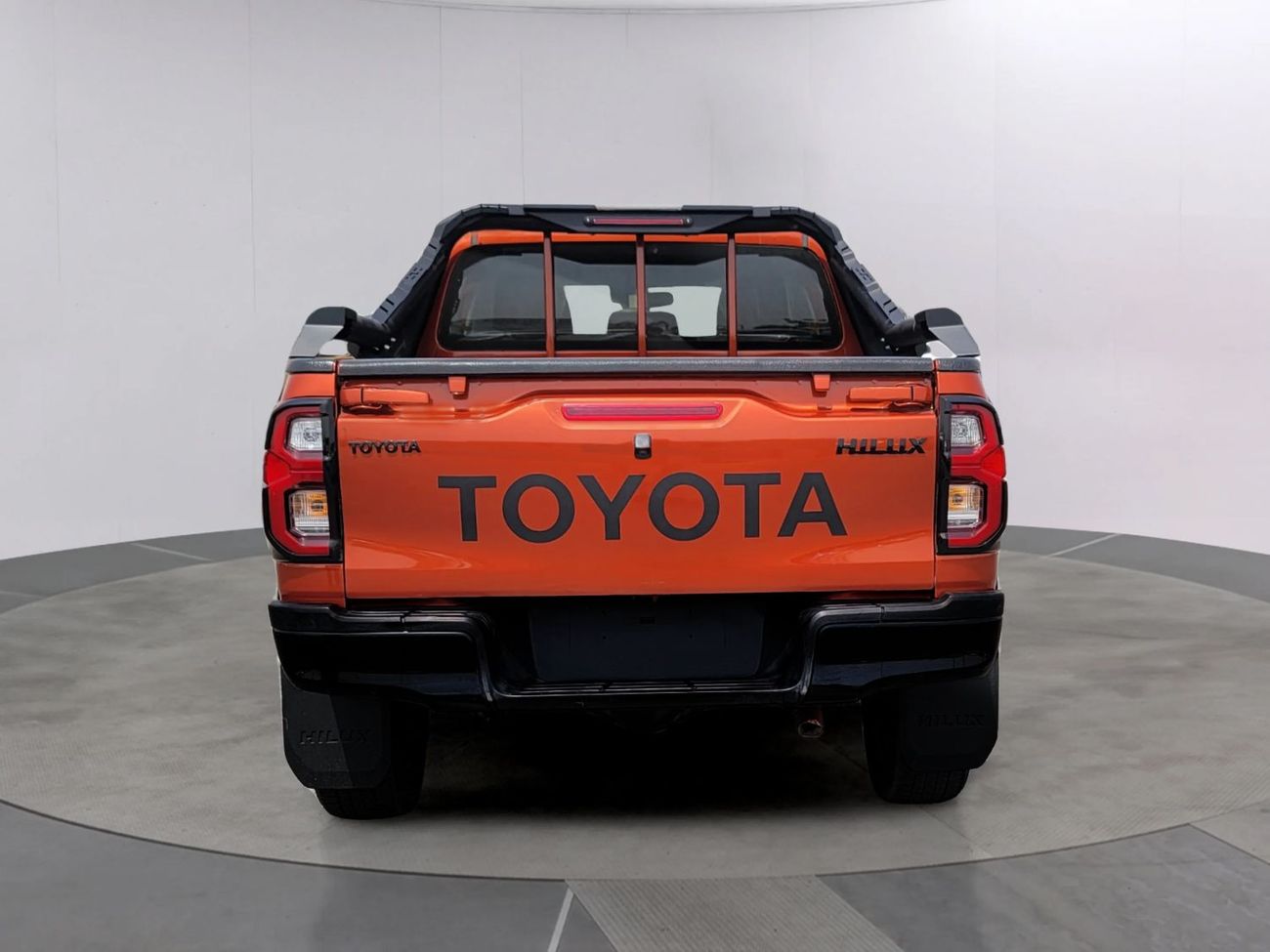 Toyota Hilux 4X4 (2.8L) DIESEL RIGHT HAND (RHD)