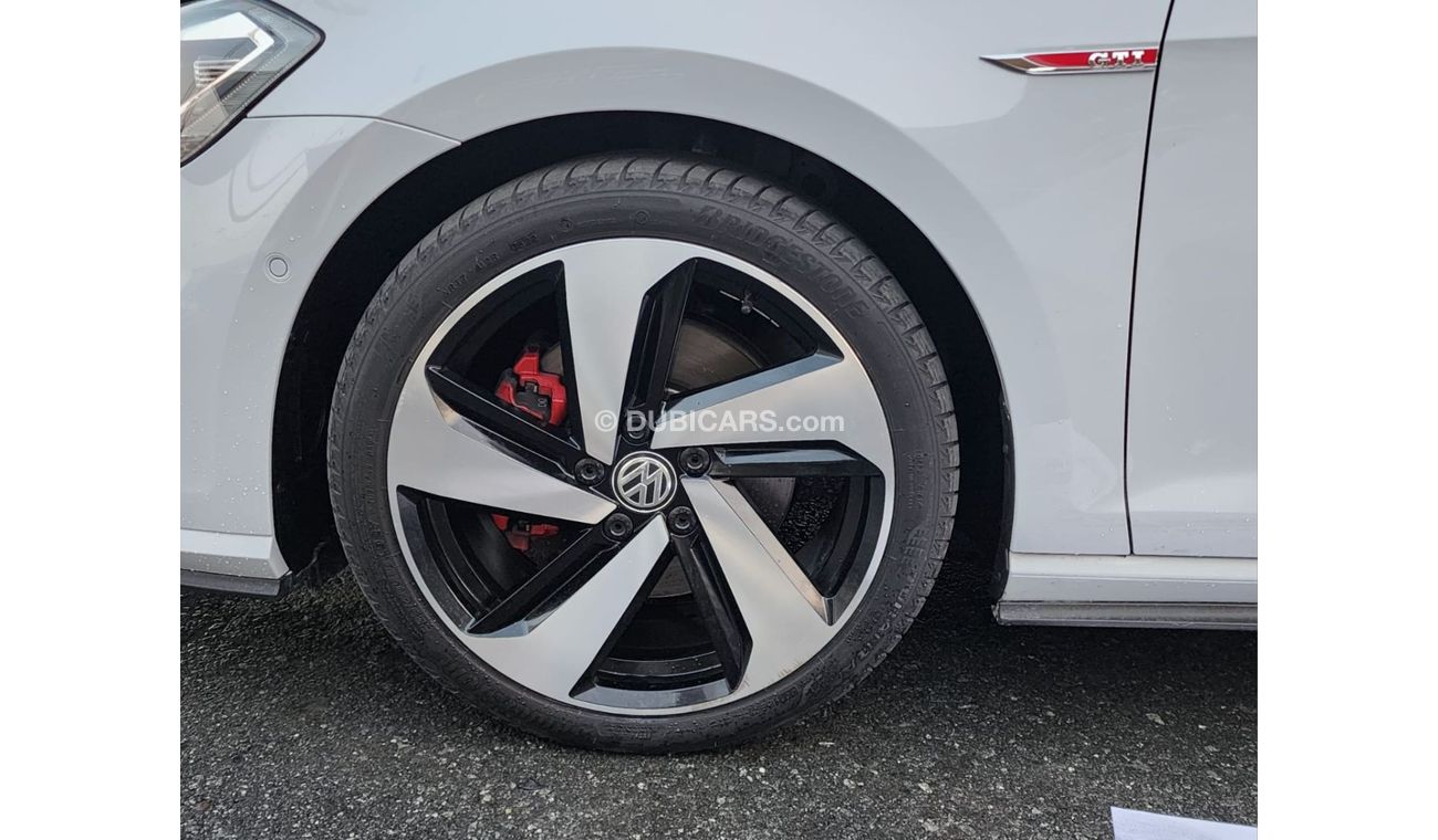 فولكس واجن جولف GTI P2