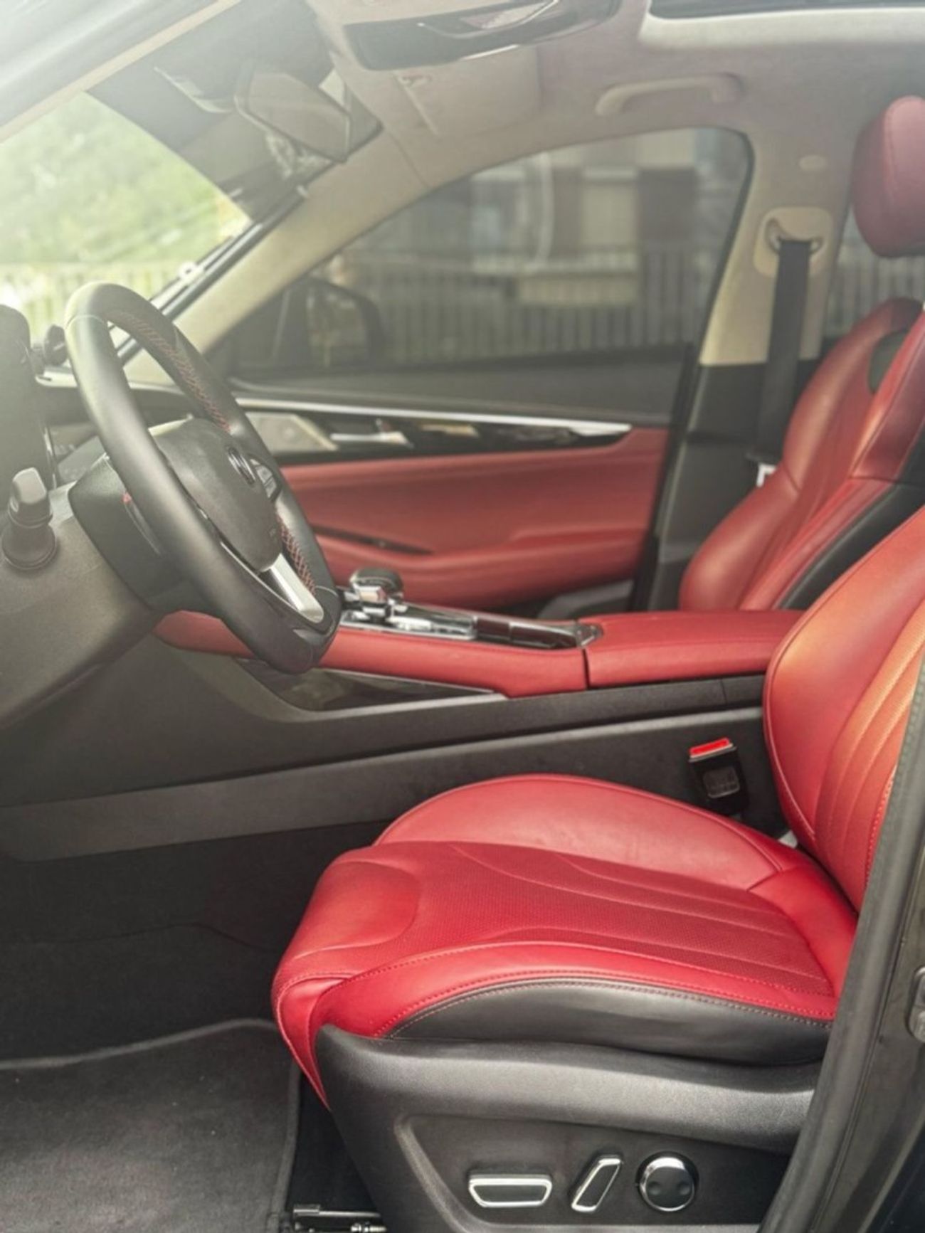 تشنجان CS85 ‏Car type: CHANGAN CS85 ‏Year : 2021 ‏price : 62000 dirhams ‏Mileage : 79000 Km 4cylinders 2.0 TURBO