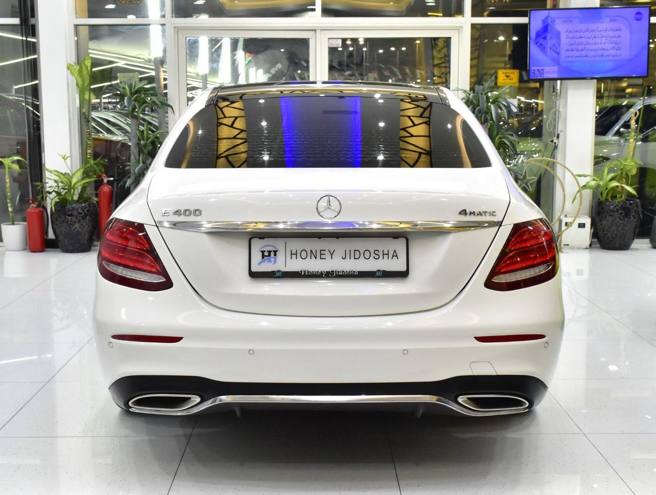 Mercedes-Benz E 400 EXCELLENT DEAL for our Mercedes Benz E400 4Matic ( 2017 Model ) in White Color GCC Specs