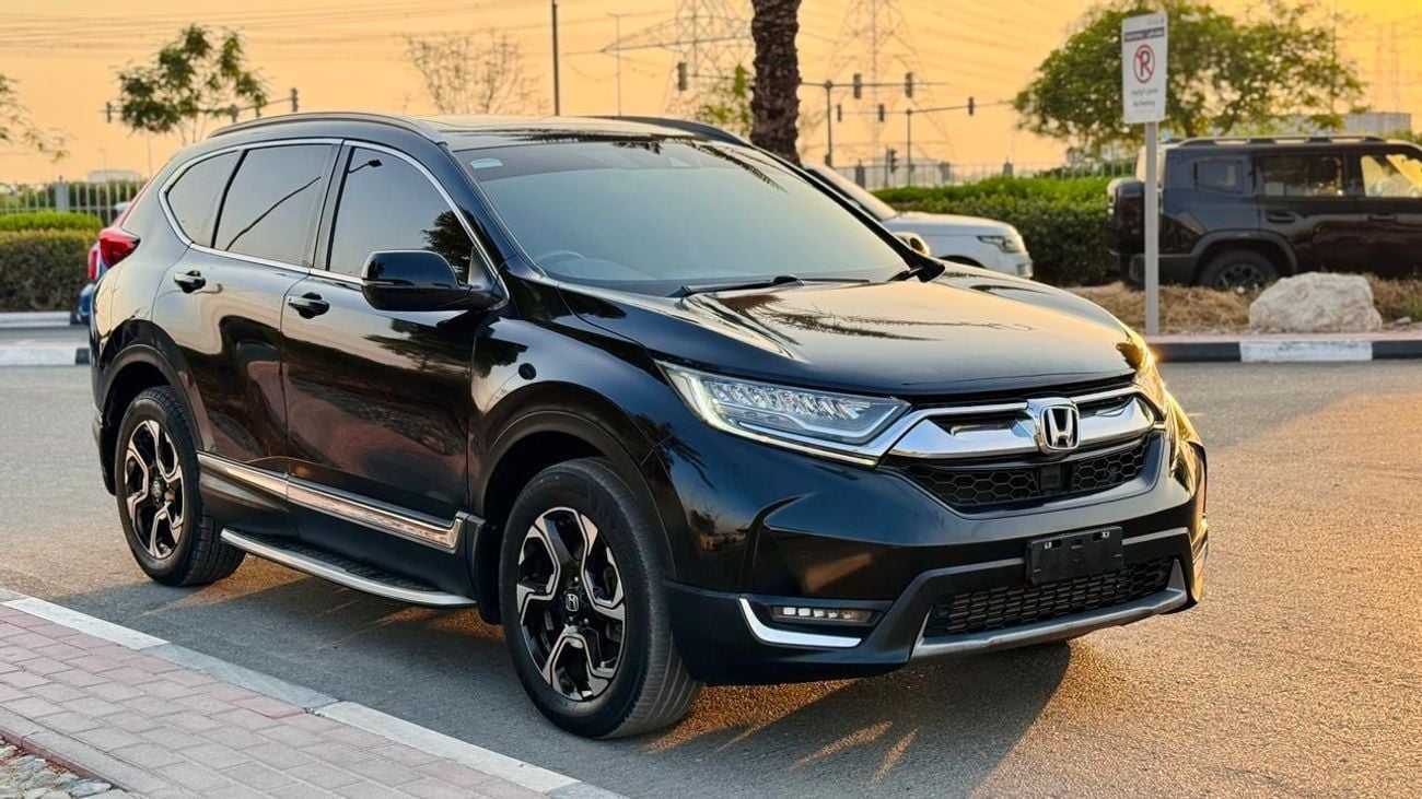Honda CRV PREMIUM FEATURES CROSSOVER | PANORAMIC SUNROOF | AT | 1.5L PETROL ENGINE | AWD