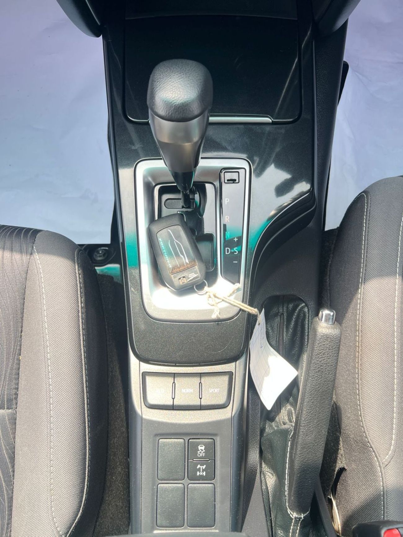 تويوتا فورتونر 2,8 LITER ,DIESEL RIGHT HAND DRIVE PUSH START