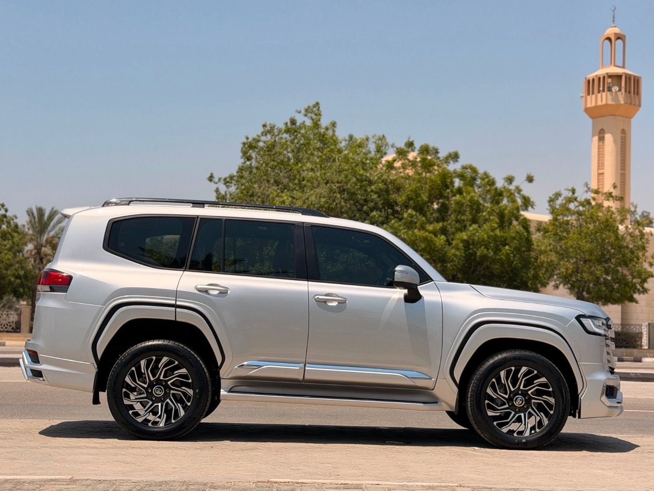 Toyota Land Cruiser VXR