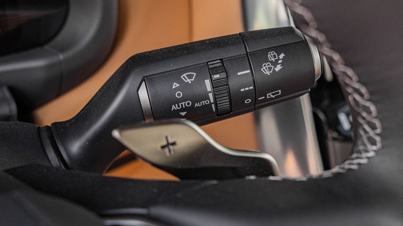 Lexus LX 600 2025 Lexus LX600 Signature 3.5L AT Petrol (Black-Tan) /w Wood Accent