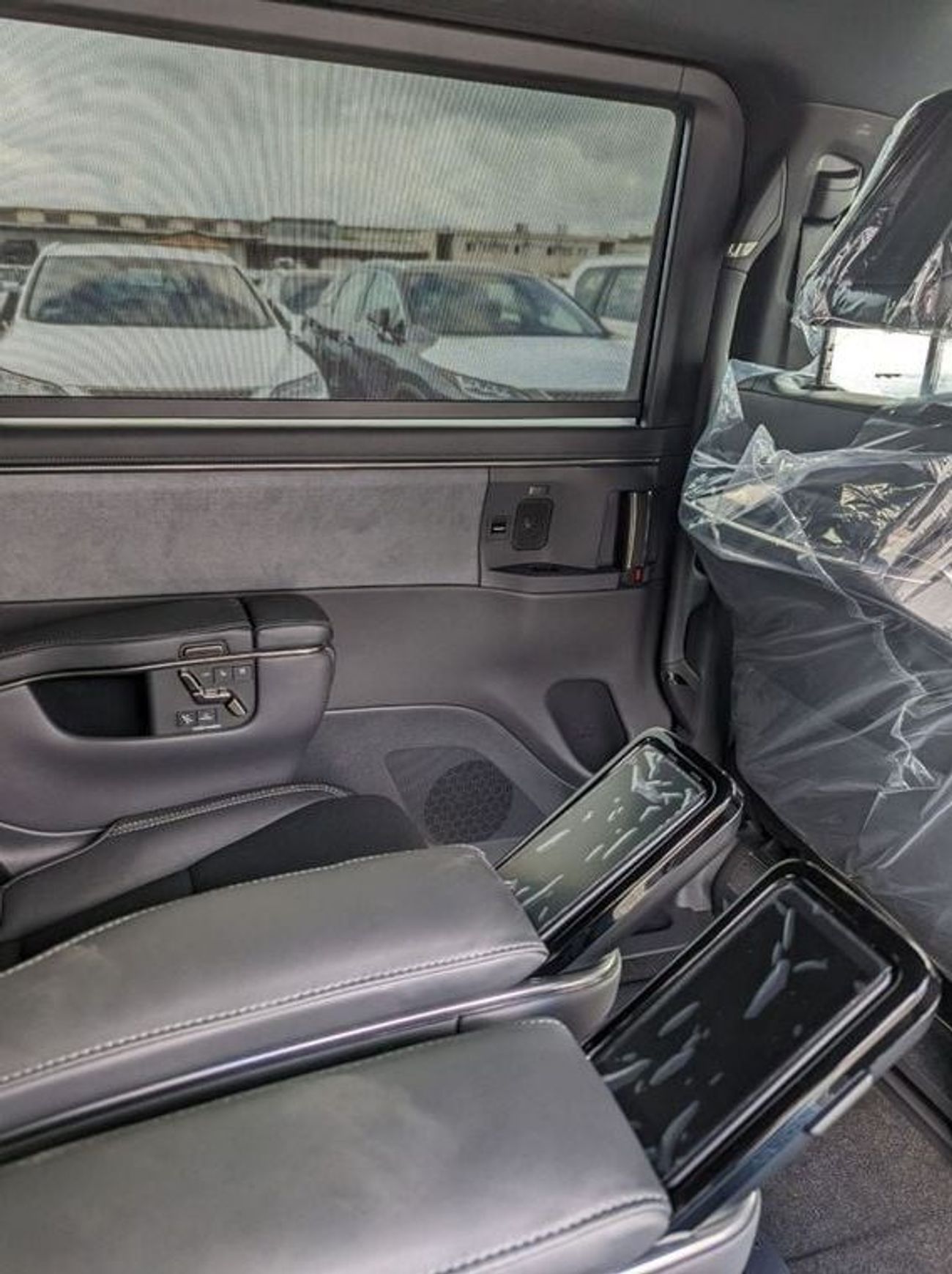 لكزس LM 350h (For export only)