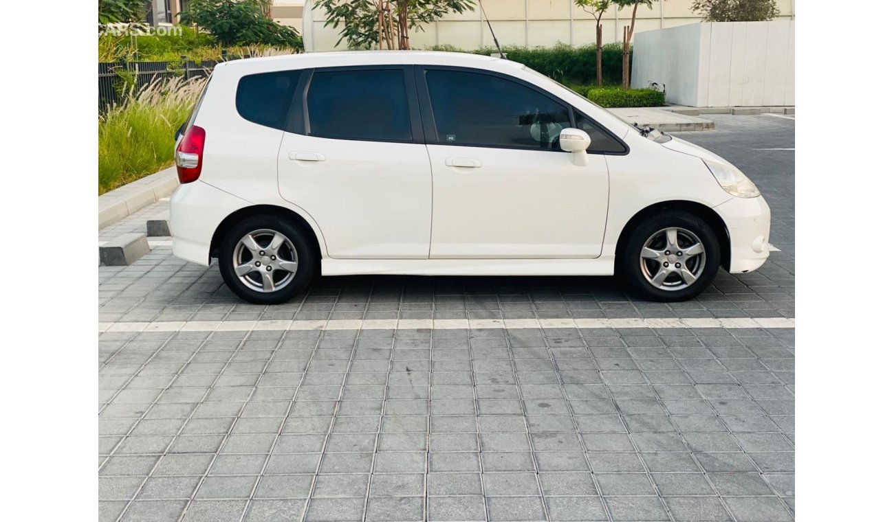 Honda Jazz Honda Jazz || GCC || Less Mileage || Very Well Maintained