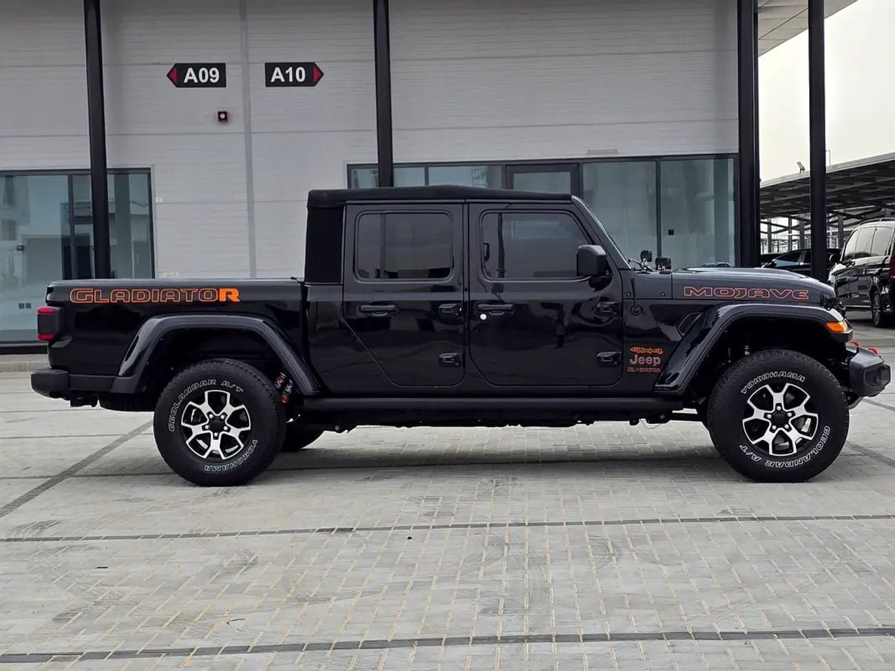 Jeep Gladiator MOJAVE (NON GCC) Mojave (Canadian Specs)