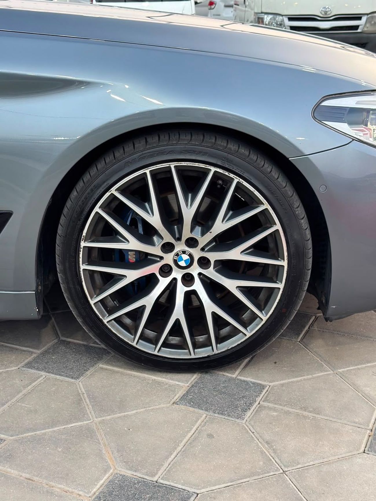 BMW 530i LUXURY