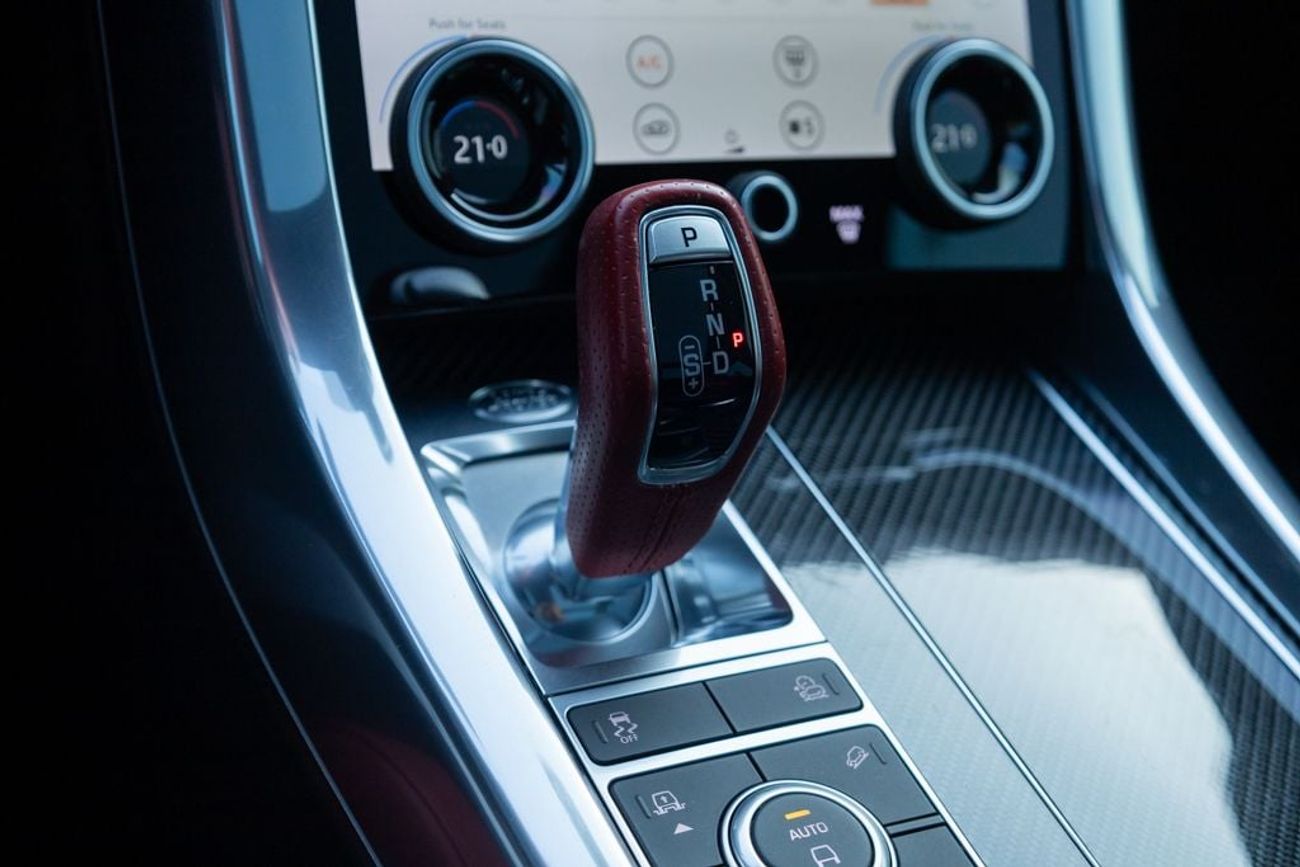 Land Rover Range Rover Sport SVR 5.0L (550 HP)