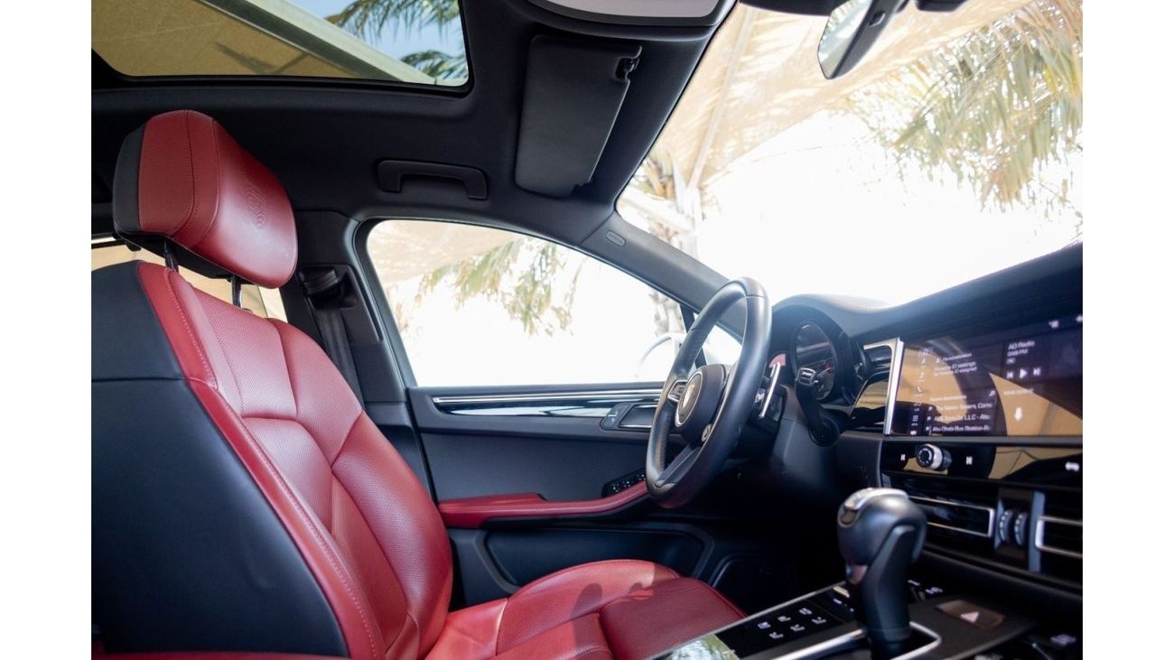 Porsche Macan Porsche Macan 2023 GCC under Agency Warranty with Flexible Down-Payment.