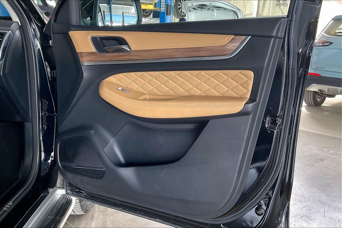 أم جي RX8 Luxury | شامل الضمان | 0 ﺪﻔﻋﺓ ﺃﻮﻟﻯ