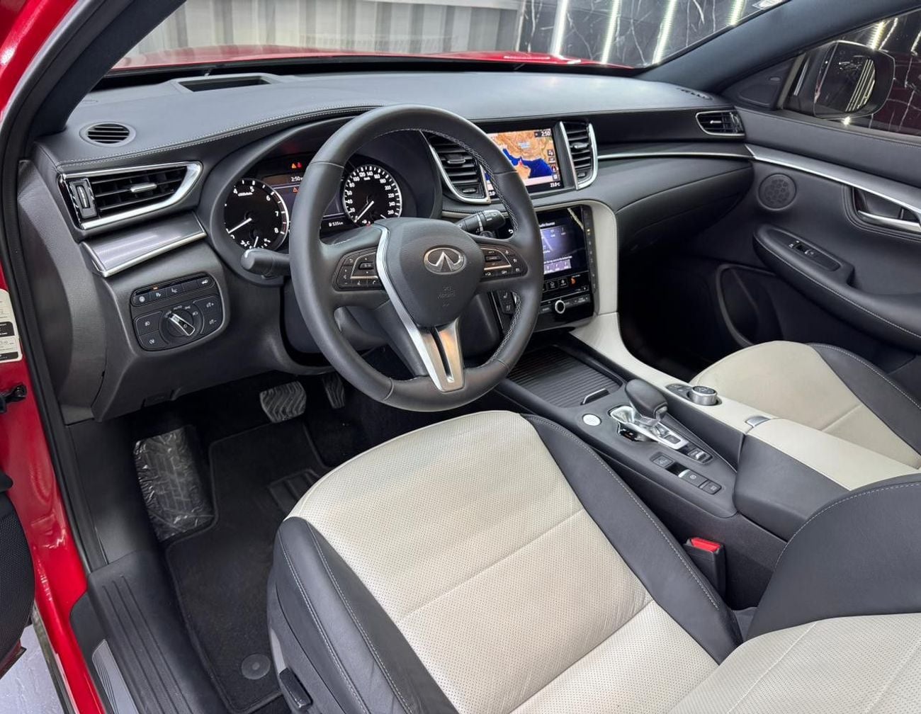 إنفينيتي QX55 LUXE