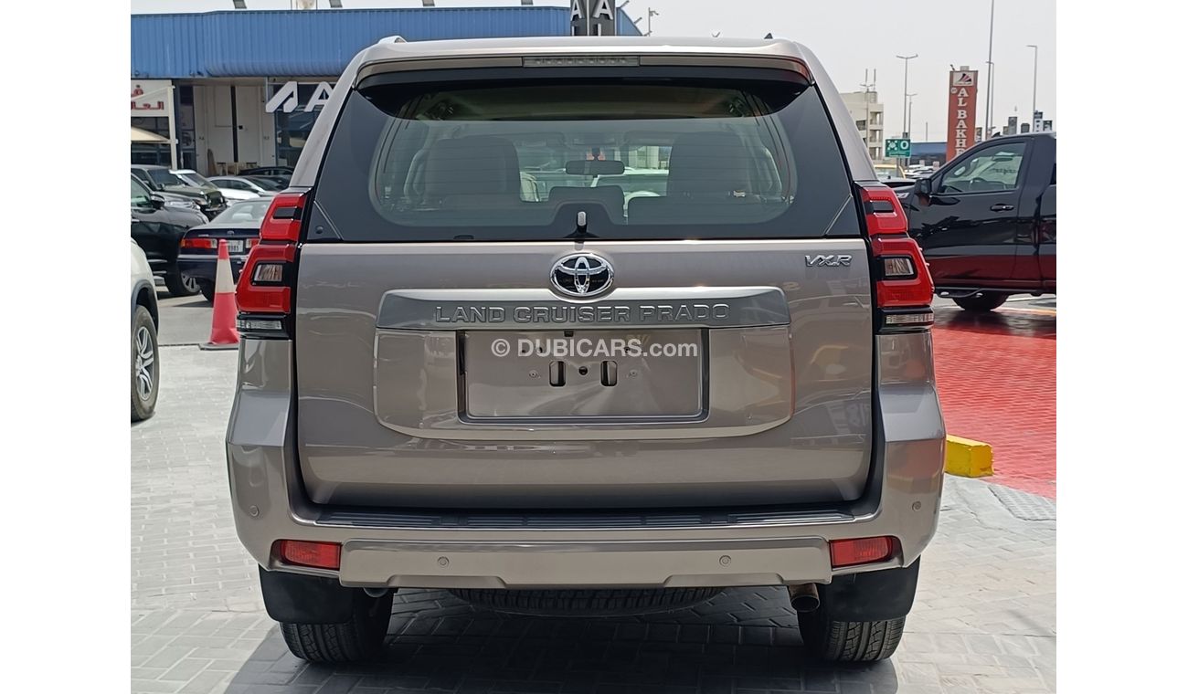 Toyota Prado VXR / V4 / 2.7L /  GCC / RTA PASS / NON ACCIDENT / ORIGINAL MILEAGE/  (LOT # 10676)