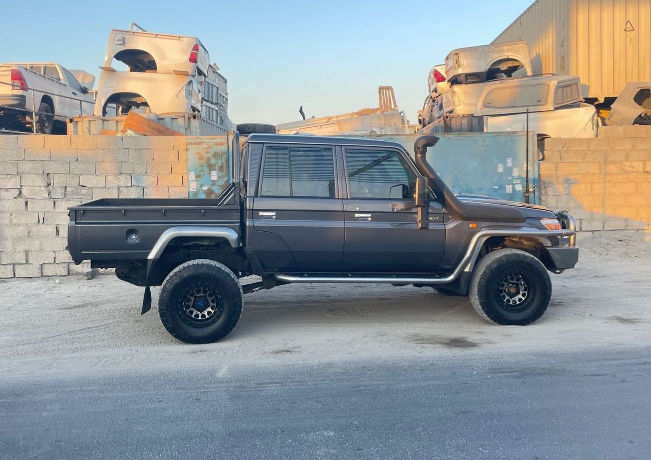تويوتا لاند كروزر بيك آب RIGHT HAND DRIVE 4.5 1 VD ONLY FOR EXPORT