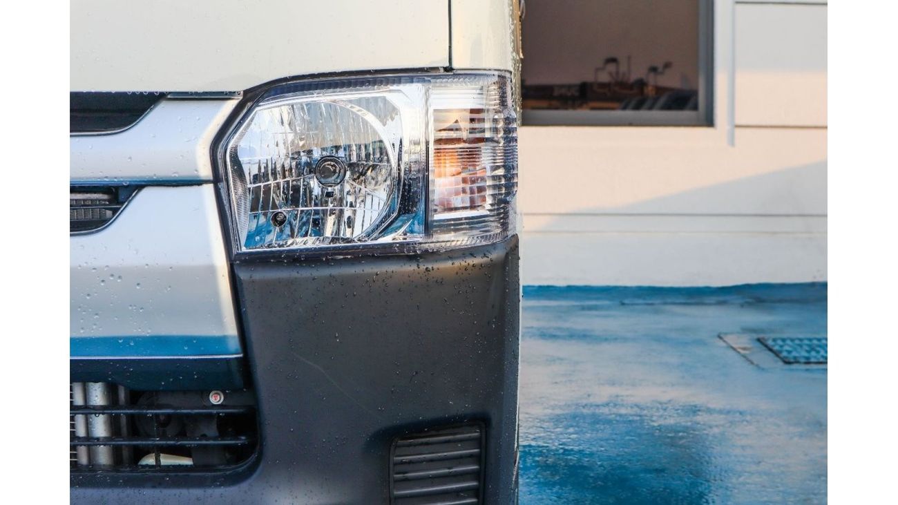 Toyota Hiace 2024 Toyota HiAces 2.5D Diesel (Manual Transmission)