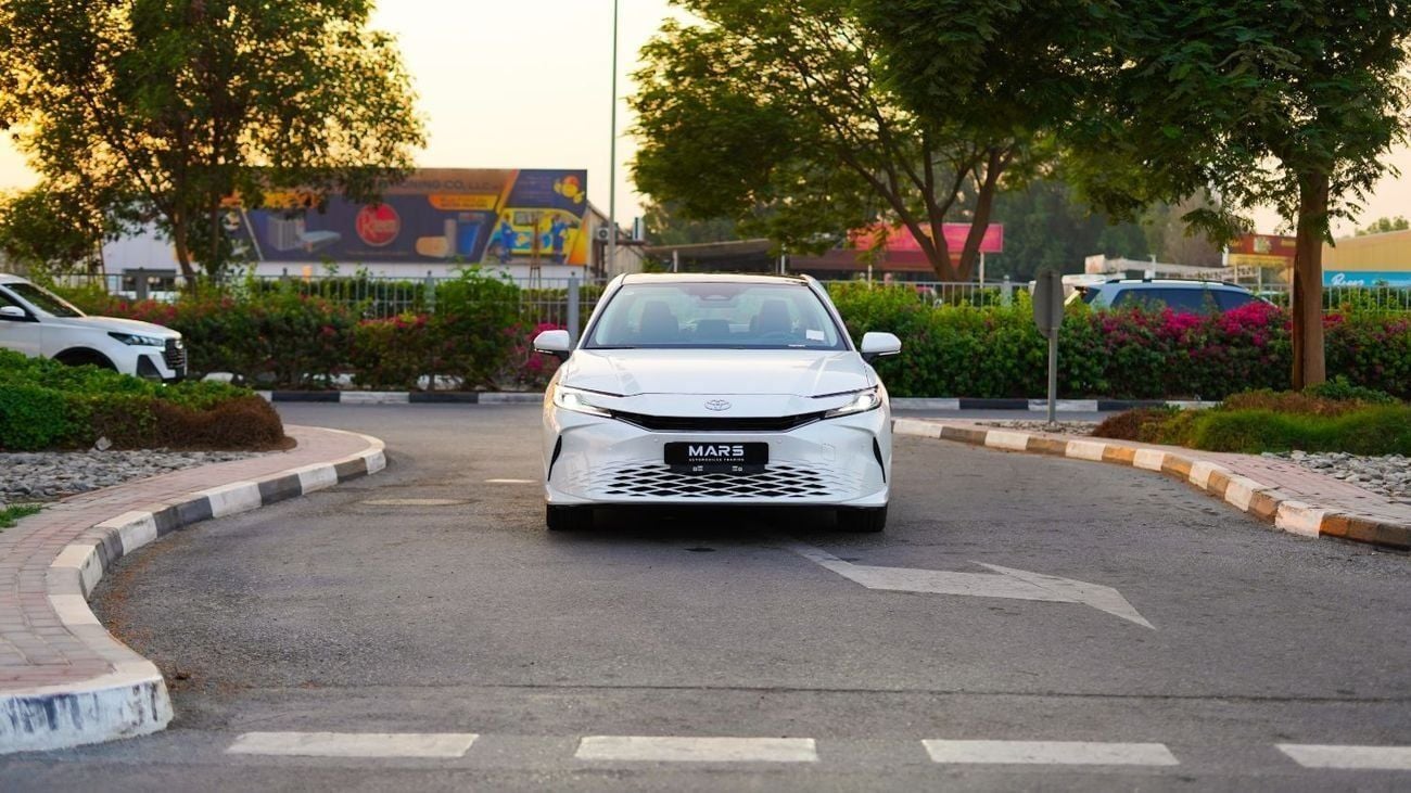 تويوتا كامري Limited 2.5L Hybrid