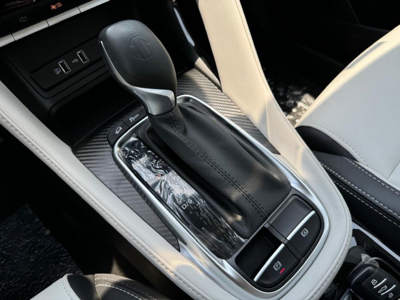 MG ZS MG ZS 1.5L (LUXURY) - 2025 MODEL SILVER COLOR