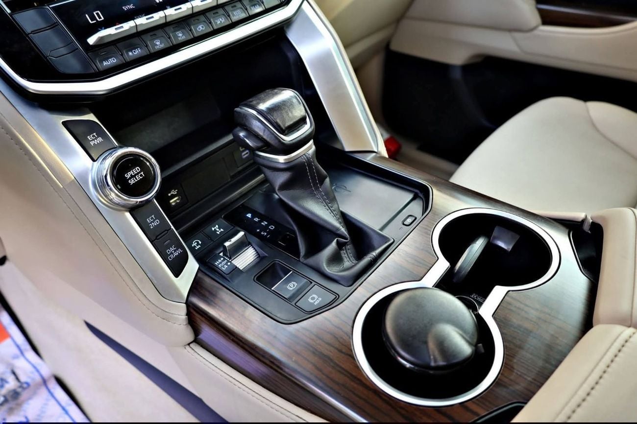 Toyota Land Cruiser GXR 4.0L LHD-4WD-PETROL-AUTOMATIC-6 CYLINDER-7 SEATS-5DOORS