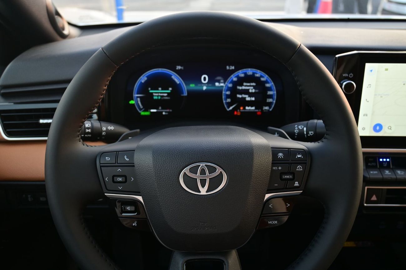 Toyota Camry Toyota Camry Limited 2.5L Hybrid GCC, Model 2025, Color Black