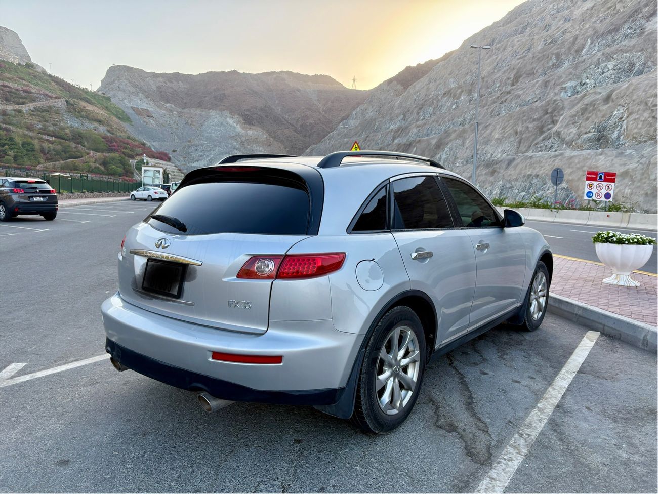 Infiniti FX35 Fx 35 3.5 liter engine V6