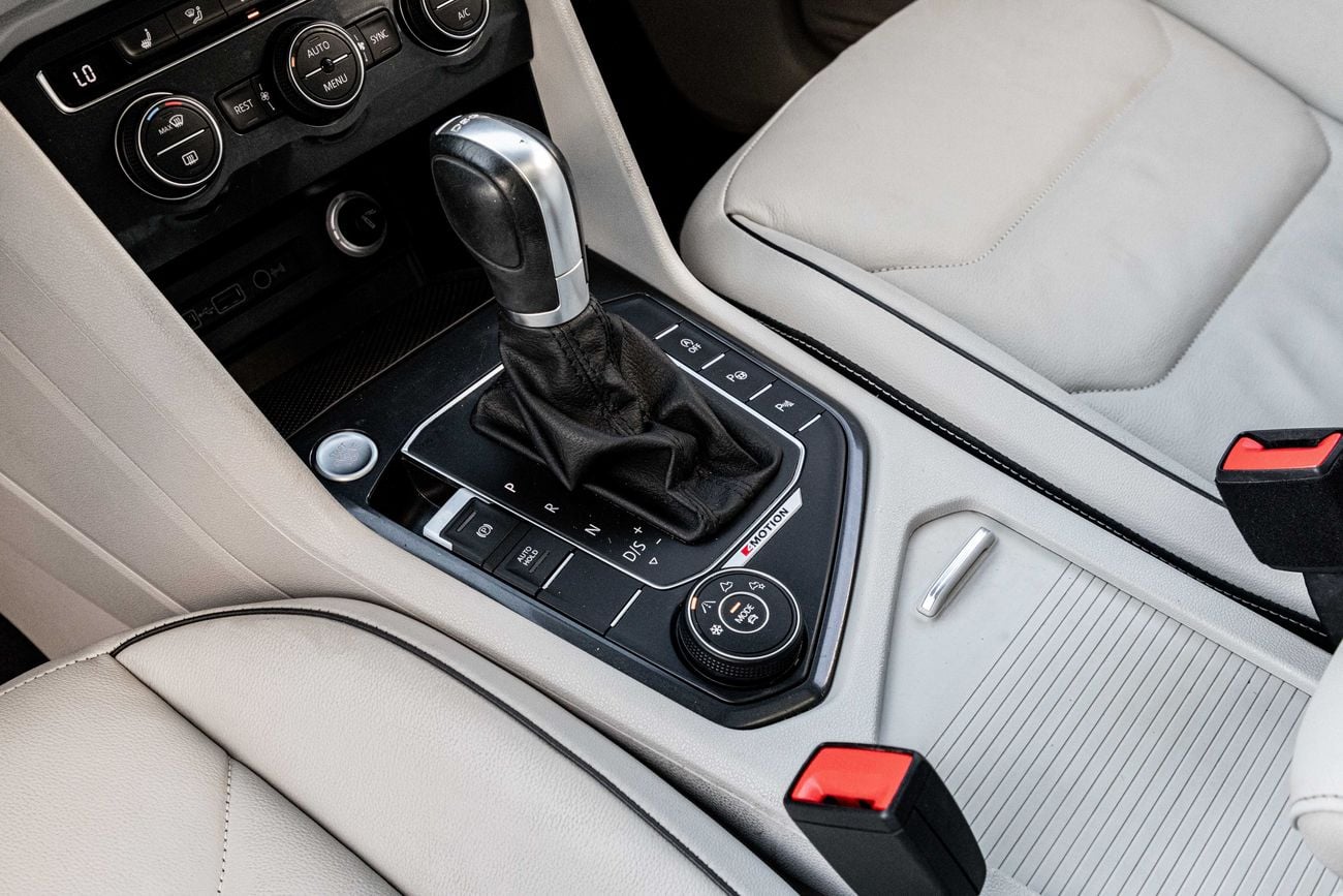 Volkswagen Tiguan Tiguan SEL | 1,273 P.M | 0% Downpayment | Tiguan SEL 2.0L | Under Warranty!