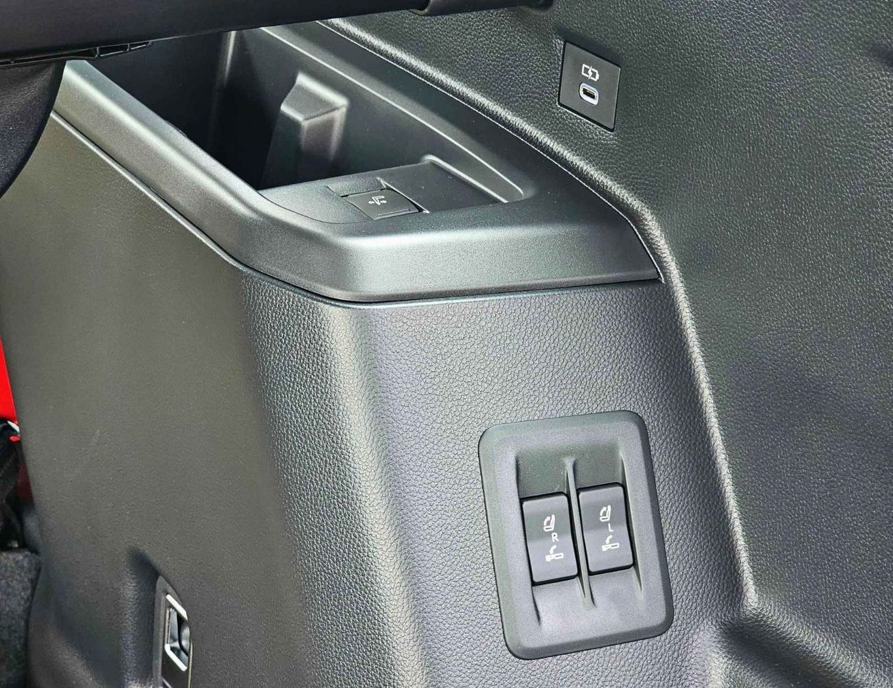 تويوتا برادو LUXURY TURBO/ 2.4L V4 PETROL/ 360* WITH HEADUP DISPLAY/ RADAR/ PANORAMIC (CODE # PPLX1)